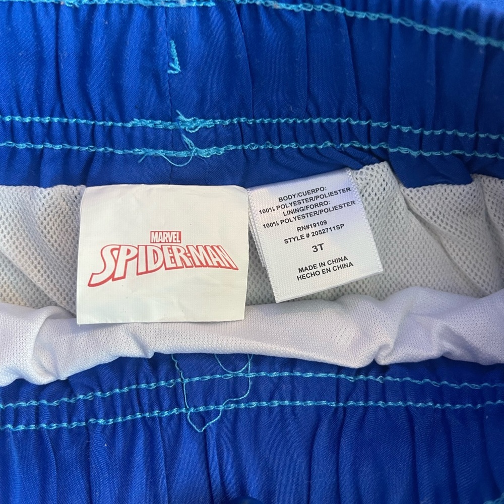 Marvel Spider-Man Rash Guard and Swim Trunks - Size 3T - Picture 3 of 4
